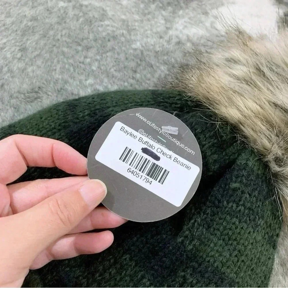 NWT Buffalo Check Pom Pom Beanie - Picture 8 of 12